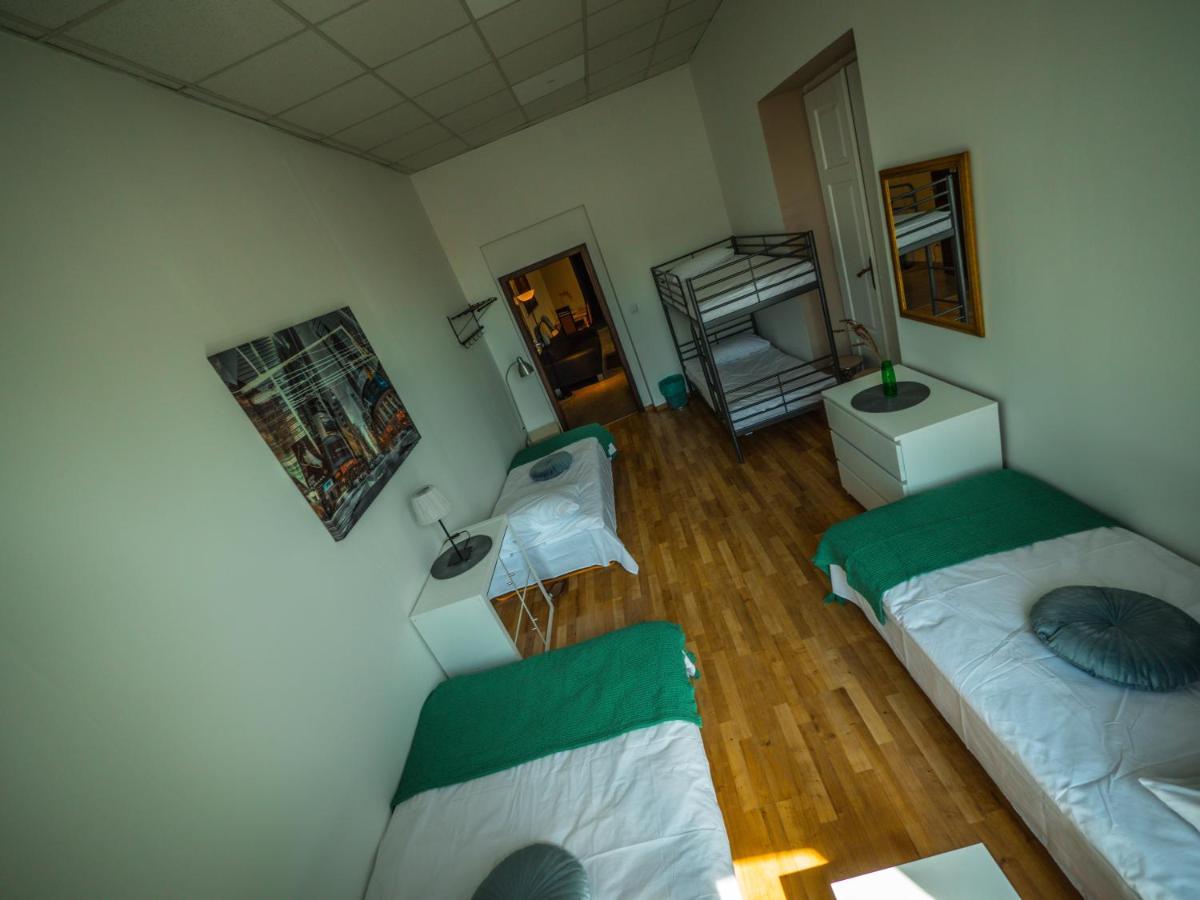 Pod Baszta Hostel *
